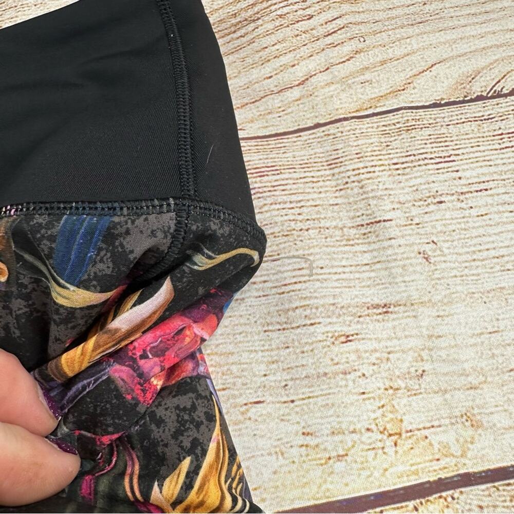 Lululemon Speed up Jungle Birds of Paradise Print Running Shorts / BLACK - Picture 2 of 7